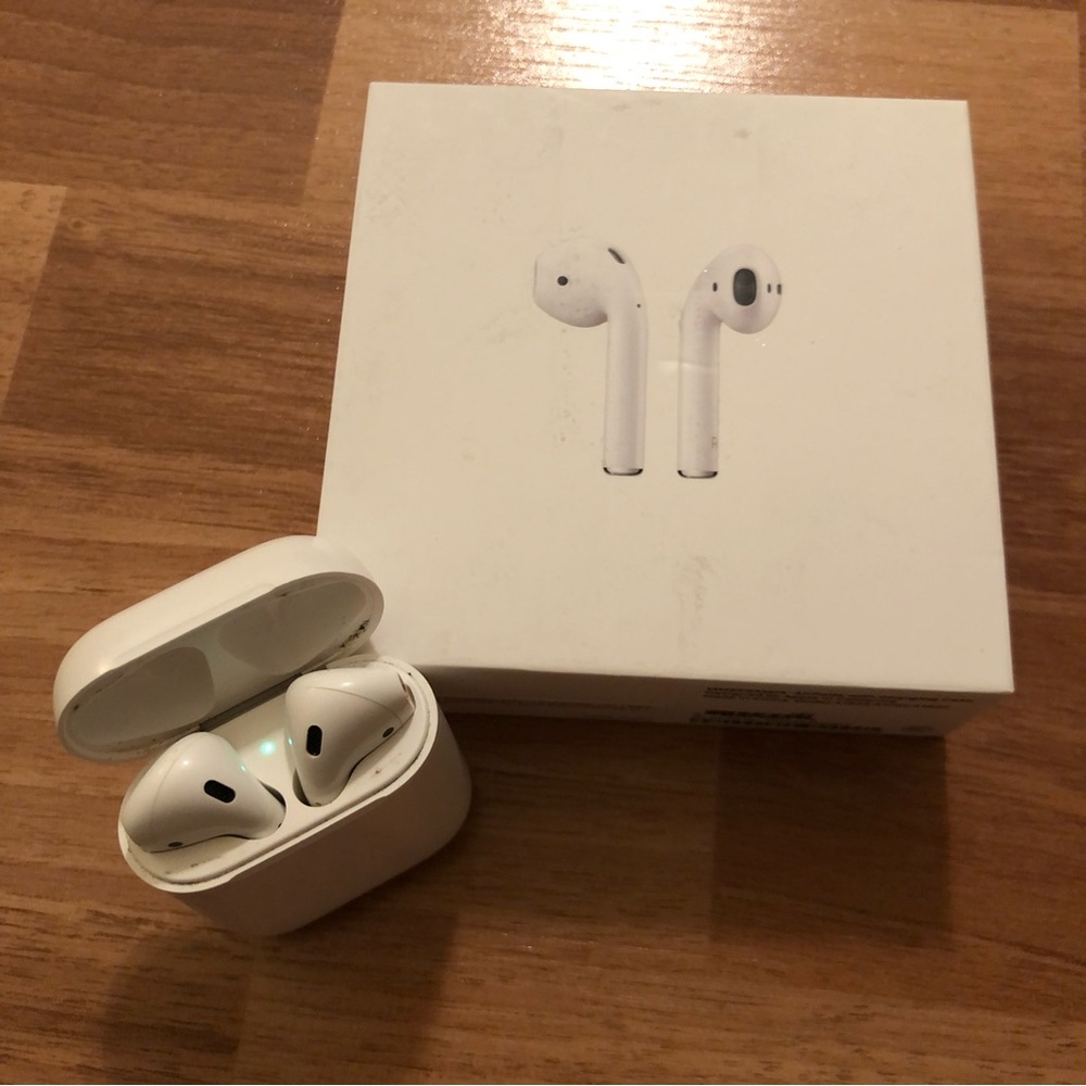 Apple AirPods
